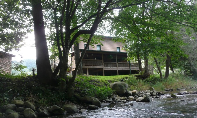 Lansing Cabin | Cozy Retreat in the Mountains with Spa & Scenic Views