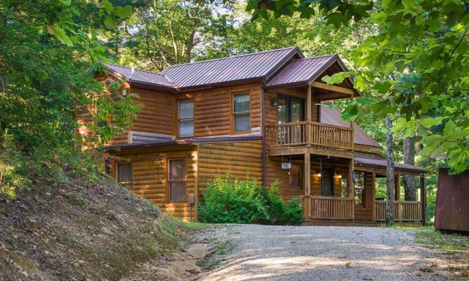 Rogers Cottage | Experience Scenic Mountain Valley Views with Pet-Friendly Amenities