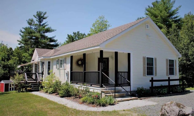 Hancock House | Nature Retreat: Hiking, Stargazing & Oceanfront Views