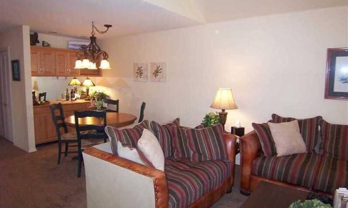 Incline Village Condo | Serene Retreat in Incline Village with Spa and Hot Tub