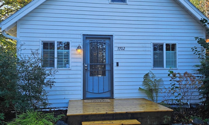 University Place House | Nestled in the charming University Place, our cozy house is a perfect retreat!