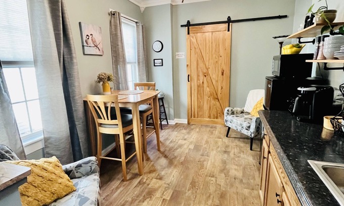 Naples House | Cozy Nestled Inn Suite: Guest Rated 10/10 in Naples, NY