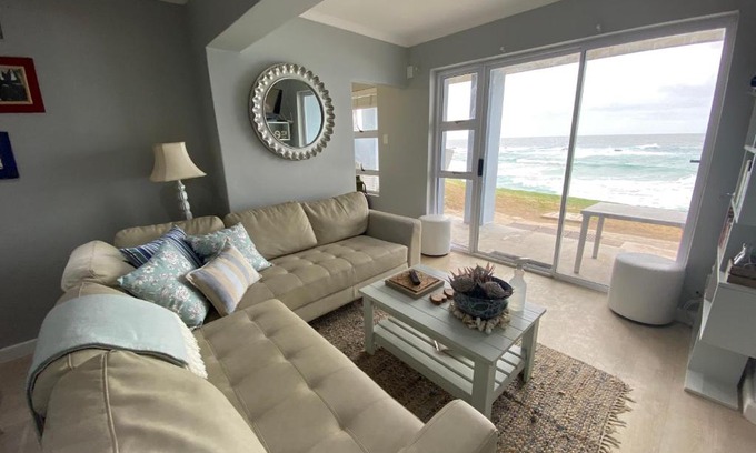 Eersterivierstrand Apartment | Oceanfront Bliss at Net Hier - 4 Star, Rated 9/10!