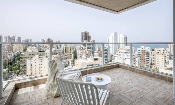 Netanya Apartment | Cozy Netanya Seaside High-Rise Apartment with Family Amenities