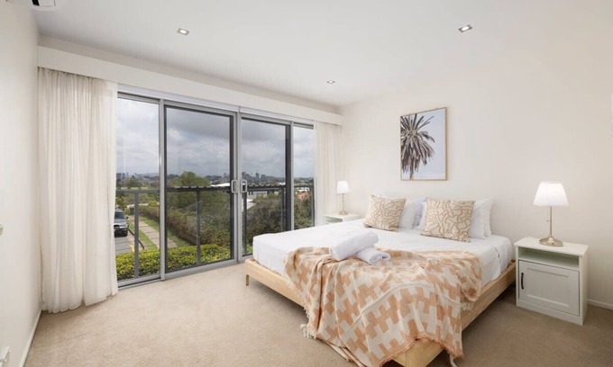Morningside House | Cozy Morningside Retreat with Netflix and Family Amenities
