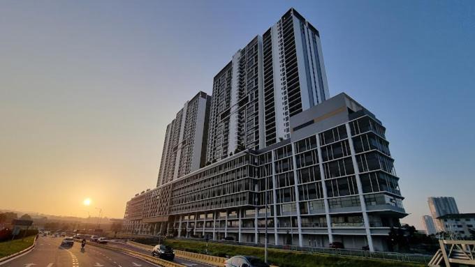 Cheras Apartment | Modern 3-Bedroom Hotel with KLCC View & Pool Access