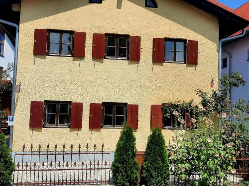 Landsberg am Lech House | Guest Favorite: Nette's Ferienhaus with Oceanfront Views