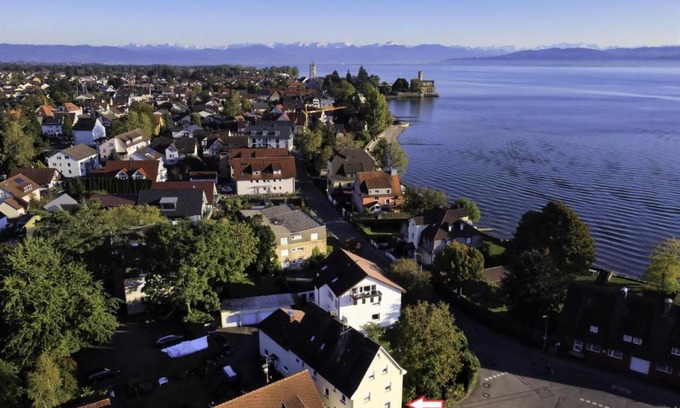 Langenargen Apartment | New 2022: Beautiful Holiday Apartment in Prime Location