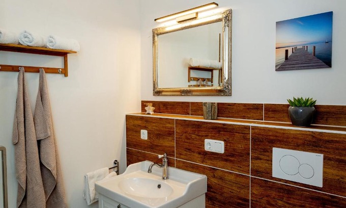 Toppenstedt Apartment | Relax at Appartement Zur Heidschnucke - Family Friendly Stay