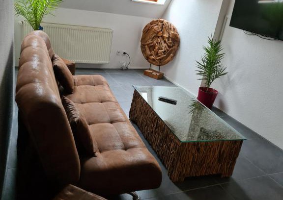 Mucheln Apartment | Cozy Ferienwohnung Muecheln Geiseltal - Family-Friendly Retreat