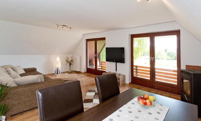 Toppenstedt Apartment | Experience Comfort at Ferienwohnung zum Wiesenblick