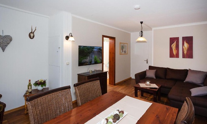 Toppenstedt Apartment | Discover Family-Friendly Comfort at Ferienwohnung Zur Linde
