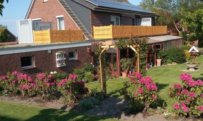 Dornumergrode Apartment | Discover Deichblick: Child-Friendly Retreat with 9.3 Rating