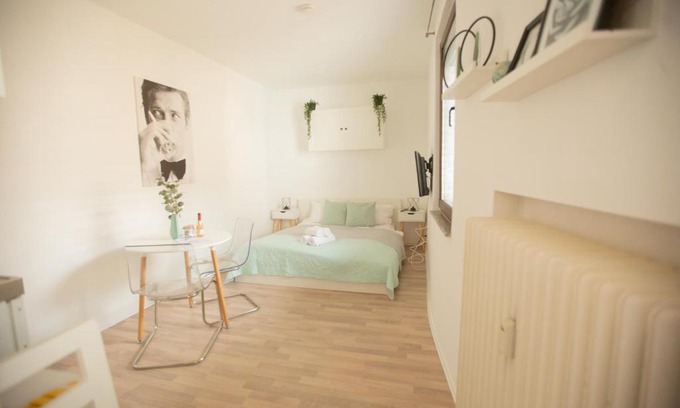 New Town Apartment | Pet-Friendly Apartment in Central Cologne with Family Comforts