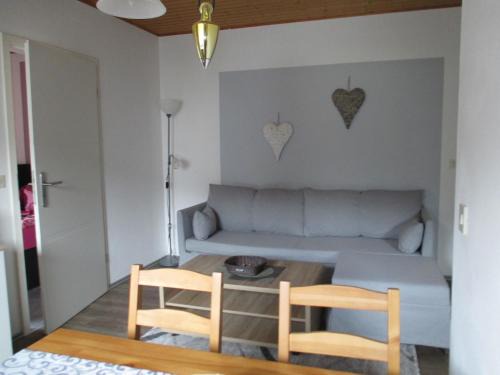Weissenstadt Apartment | Cozy Reiterhof Finkenmühle Fewo Sancho with Fireplace