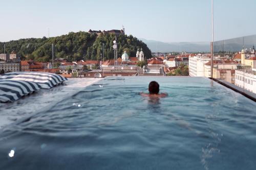 Ljubljana City Centre Apartment | Discover NEU RESIDENCES: Smart Stay with Ocean Views