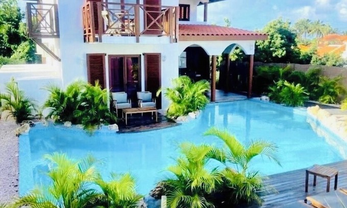 Cas Grandi Villa | Discover Paradise: Private Pool & Family-Friendly Retreat