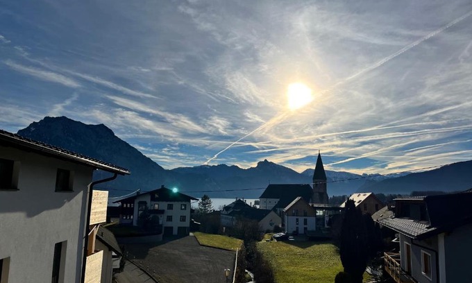 Altmuenster Apartment | Stunning Oceanfront Stay at Neues Traunsee Apartment