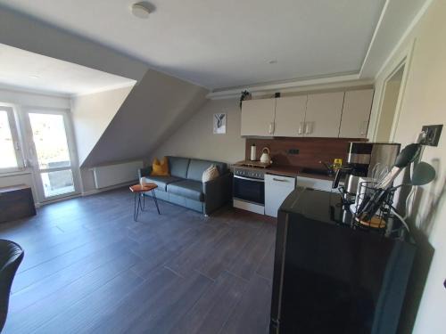 Schwerin Apartment | Relaxing Neumühler Hof with Private Rooftop Terrace