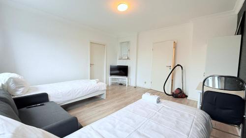 Neumuenster Apartment | Convenient Work&Stay in the City Center for Families