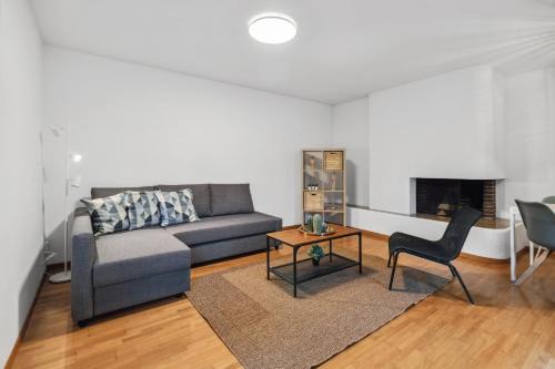 District 8 Apartment | Family-Friendly Comfort at Neumünsterstrasse 26 Hotel