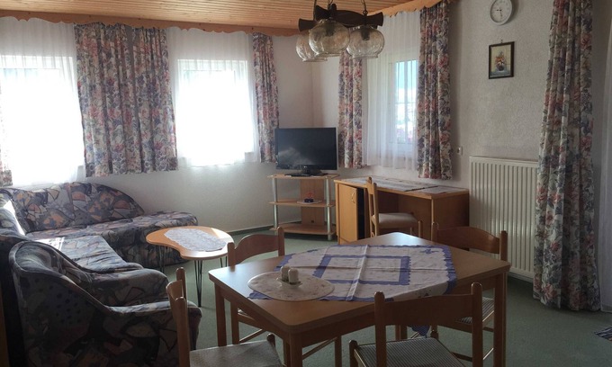 Tannheim Apartment | Cozy Neunerköpfle Guest House with Family-Friendly Amenities