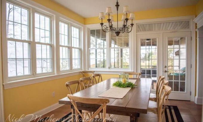 James City House | Pet-Friendly Neuse River House with Pool & Spa Amenities