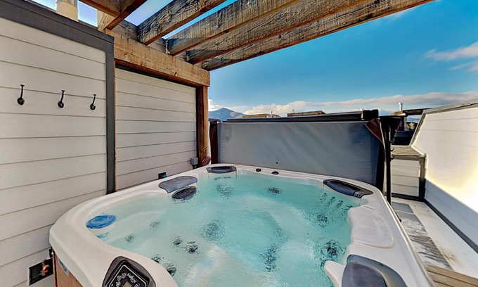 Kimball Junction House | Inviting Nevis at Newpark Unit 4: Family & Pet Friendly Stay
