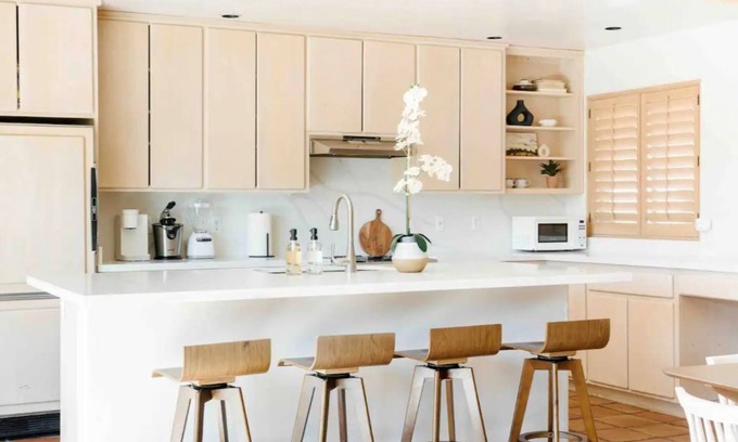 Cavalier Vista House | Discover The Emerson Place: Salt Water Pool & Near Old Town