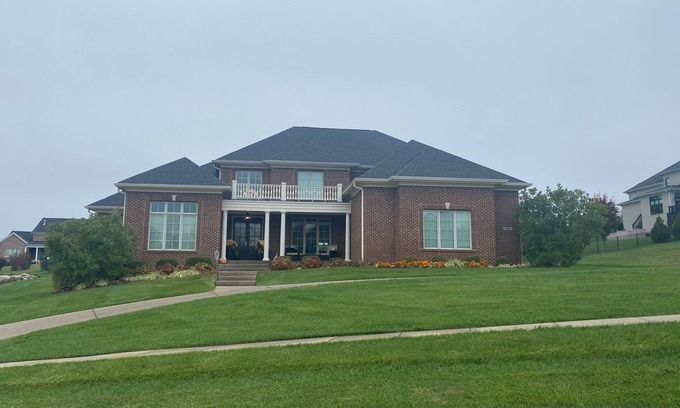 Louisville House | Exceptional Central Retreat: 6 Bedrooms with Hot Tub & Spa