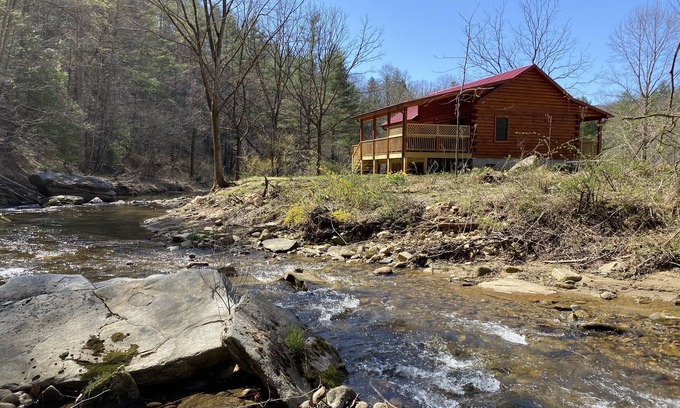 Deep Gap Cabin | Experience a Cozy Log Cabin with Hot Tub & Rushing Stream