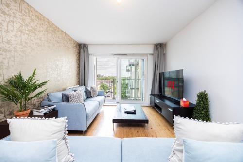 Whittington Apartment | Ideal 2 Bed 2 Bath Apartment for Long Stays & Contractors