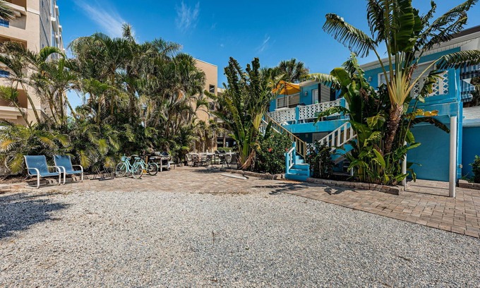 Indian Rocks Beach Villa | Beachside Villa Suite #5: Steps from Beach & Dining