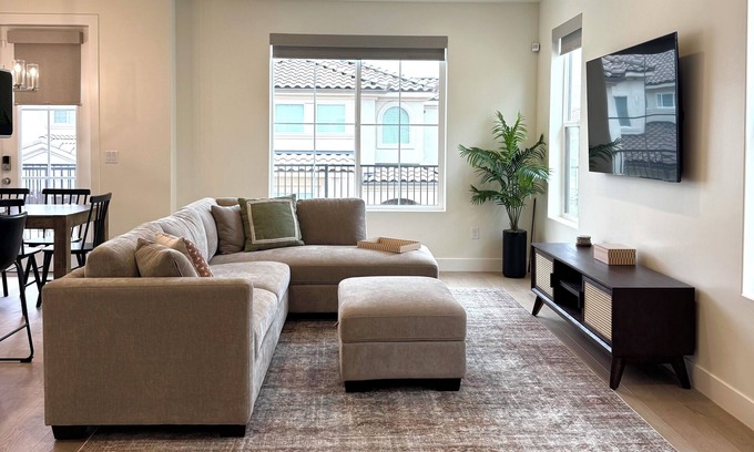 Washington House | New! 2 King suites + Bunk room