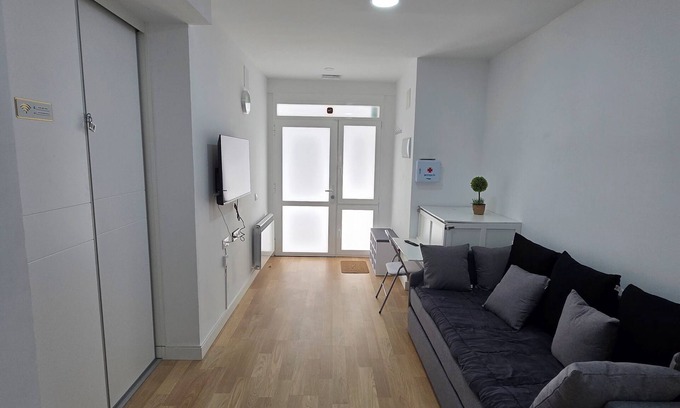 Leganes Apartment | New 20 minutes from the center of Madrid