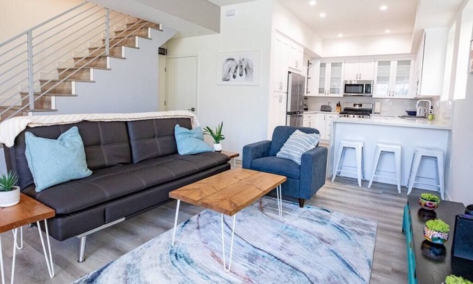 Los Angeles Apartment | Stylish 2BR Townhouse Steps from Universal Studios