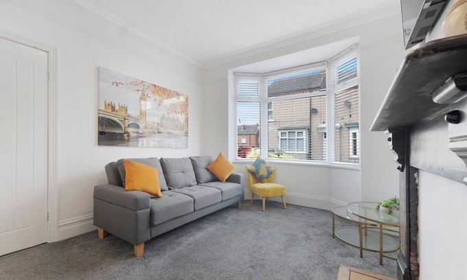 Darlington House | New! 2BR in Mowden terrace