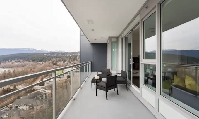 Port Moody Apartment | Modern Ocean View Suite with Gym, Pool & 9/10 Guest Rating