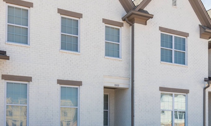 Oxford House | Elegant 3 Bedroom Townhome in Oxford Near the University