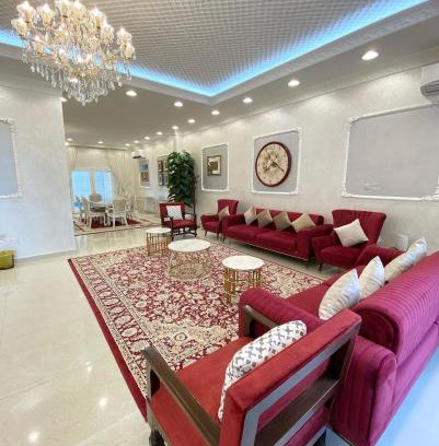 Al Khor House | New 3 bed room villa with pool,private parking