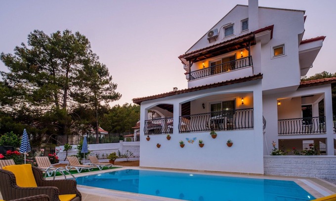 Hisaronu Villa | Cozy 3 Bedroom Villa with Private Pool in Hisarönü Center
