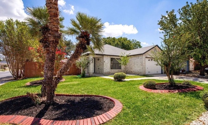 San Antonio Villa | Family-Friendly Villa with Pool, BBQ & Yard Games Await