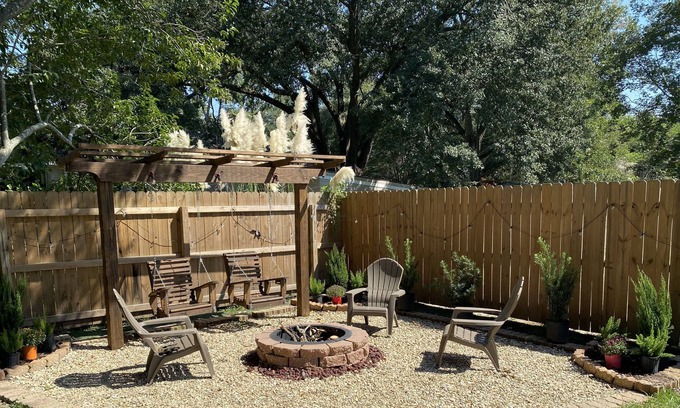 Zachary House | New 3BR/2BA Home In Heart Of Zachary (THREE BEDROOM)