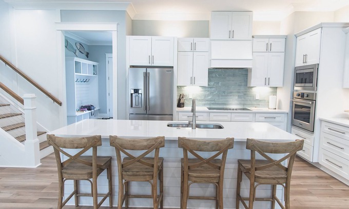 Avalon Beach Estates House | NEW-4-Bedroom King Suite Beach Home-Private Deeded Beach with Golf Cart & Bikes