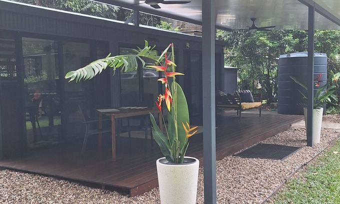 Thornton Beach House | New, 40% off ,beach, rainforest,cassowary, goanna ,beach cafe, king bed, air con