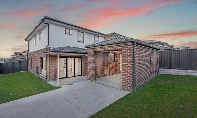 Rouse Hill House | Modern 5-Bedroom Home in Rousehill - Guest Rated 9.5/10