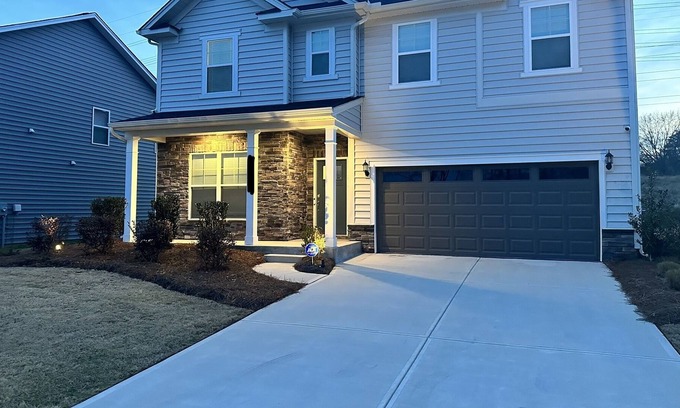 Bowling Green House | New 5br Vacation Home S CLT/Lake Wylie & Carowinds