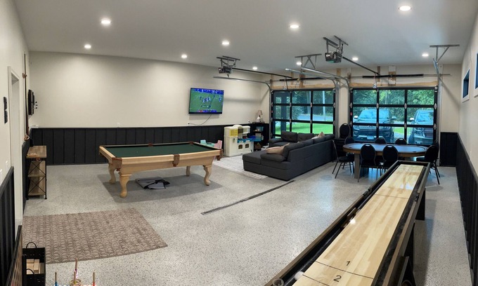 Spicer Cabin | Unforgettable 6 Bedroom Cabin on Nest Lake with Game Room