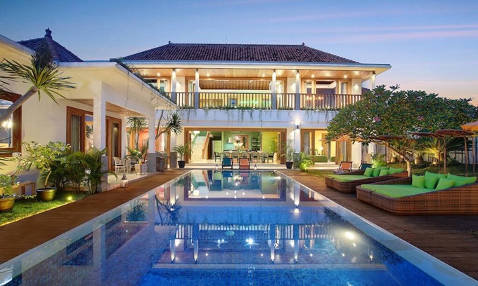 Berawa Villa | Discover Canggu Atlas Villa: Pool, BBQ & Beach Access