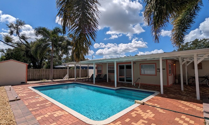 South Gate Ridge House | Experience a Private Pool Retreat Near Siesta Beach